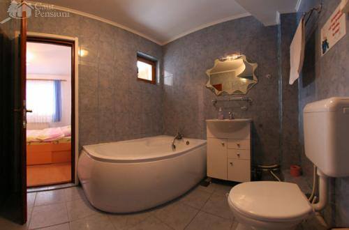 1655933_543022365795866_72063920_n